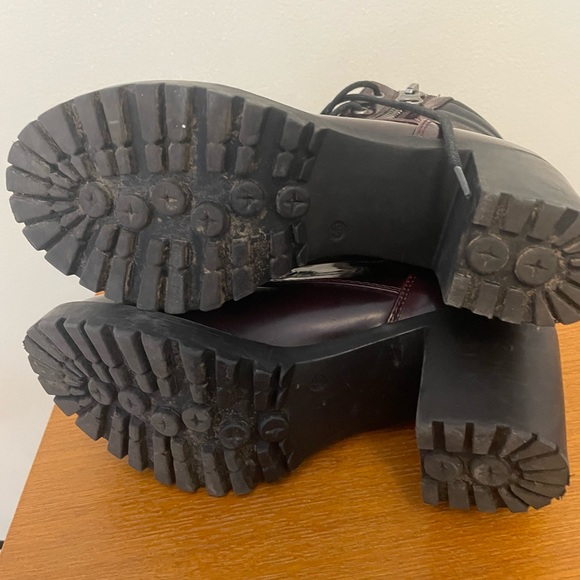 Steve Madden Noodles Maroon Black Heel Combat Bootie - Picture 6 of 10